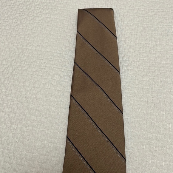 Yves Saint Laurent Paris New York Camel Stripe Classic Tie—Excellent Condition! - Picture 3 of 7